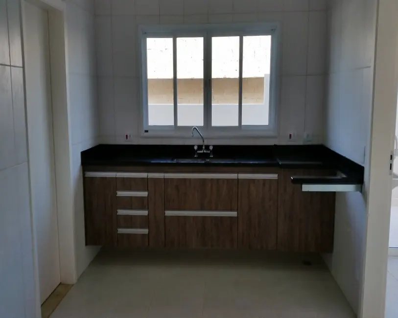 Foto 3 de Casa com 3 quartos à venda, 220m2 em Salto - SP