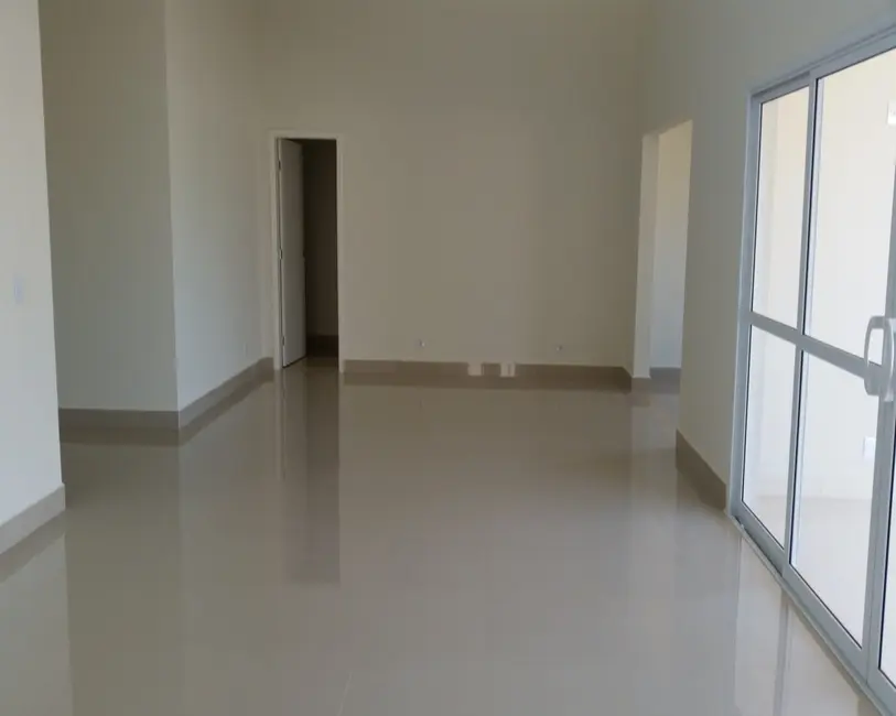 Foto 4 de Casa com 3 quartos à venda, 220m2 em Salto - SP
