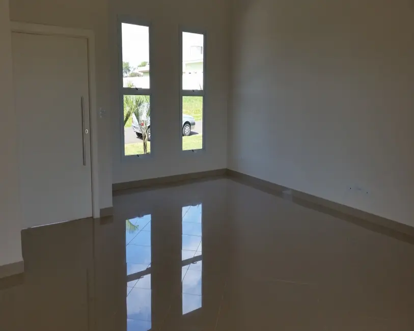 Foto 1 de Casa com 3 quartos à venda em Salto - SP