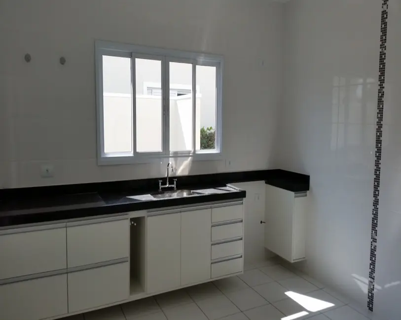 Foto 2 de Casa com 3 quartos à venda, 210m2 em Salto - SP