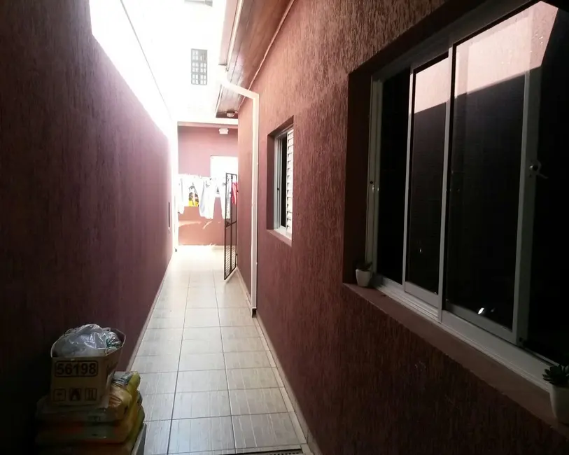 Foto 2 de Casa com 4 quartos à venda, 214m2 em Jardim Faculdade, Itu - SP