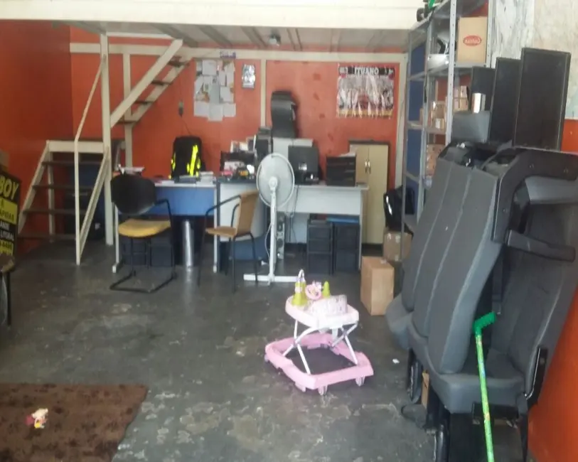 Foto 2 de Armazém / Galpão à venda, 100m2 em Parque das Rosas, Itu - SP