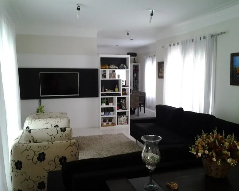 Casa com 4 quartos à venda, 525m2 em Sorocaba - SP - imagem 3 Foto 3 de Casa com 4 quartos à venda, 525m2 em Sorocaba - SP