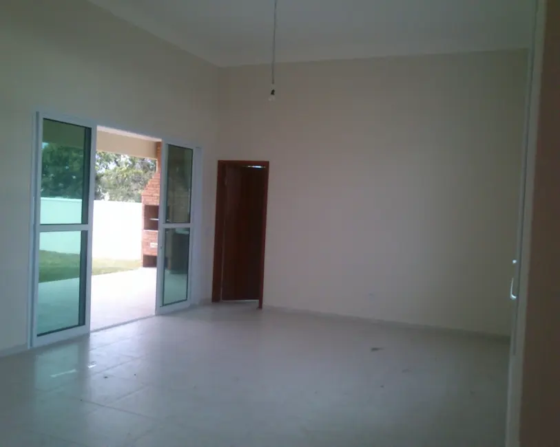Foto 2 de Casa com 3 quartos à venda, 210m2 em Salto - SP