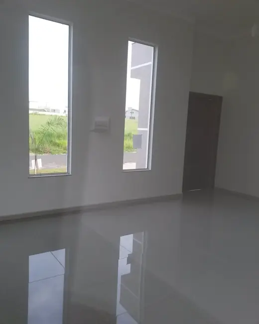Foto 2 de Casa com 3 quartos à venda, 230m2 em Salto - SP