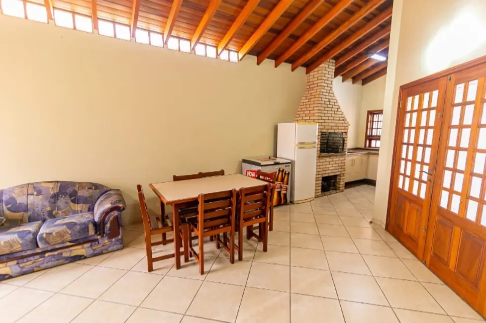 Foto 6 de Casa com 4 quartos à venda, 275m2 em Parque Residencial Presidente Médici, Itu - SP