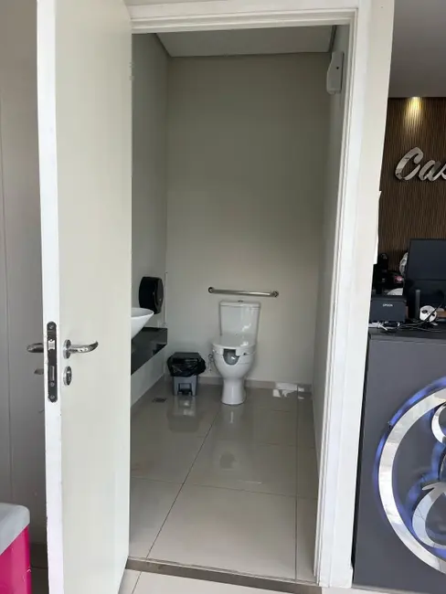 Sala Comercial à venda, 260m2 em Centro, Salto - SP - imagem 4 Foto 4 de Sala Comercial à venda, 260m2 em Centro, Salto - SP