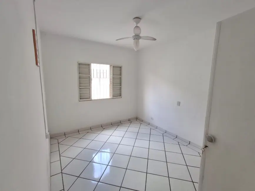 Casa com 3 quartos para alugar, 160m2 em Vila Leis, Itu - SP - imagem 8 Foto 8 de Casa com 3 quartos para alugar, 160m2 em Vila Leis, Itu - SP
