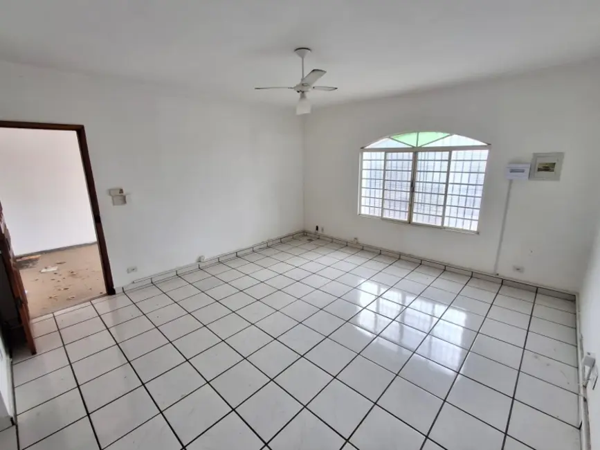 Casa com 3 quartos para alugar, 160m2 em Vila Leis, Itu - SP - imagem 5 Foto 5 de Casa com 3 quartos para alugar, 160m2 em Vila Leis, Itu - SP