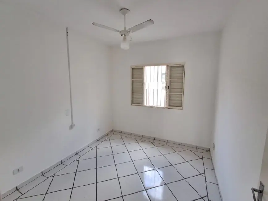 Casa com 3 quartos para alugar, 160m2 em Vila Leis, Itu - SP - imagem 6 Foto 6 de Casa com 3 quartos para alugar, 160m2 em Vila Leis, Itu - SP