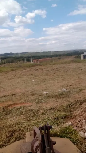 Foto 3 de Terreno / Lote à venda, 216m2 em Salto - SP