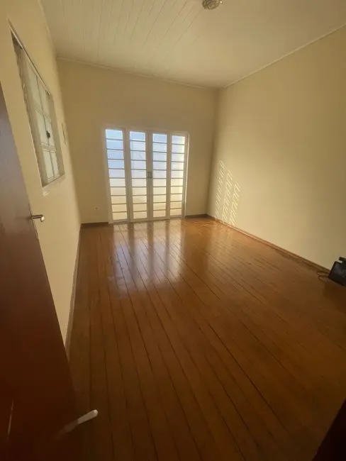 Foto 1 de Casa com 4 quartos para alugar, 180m2 em Centro, Itu - SP