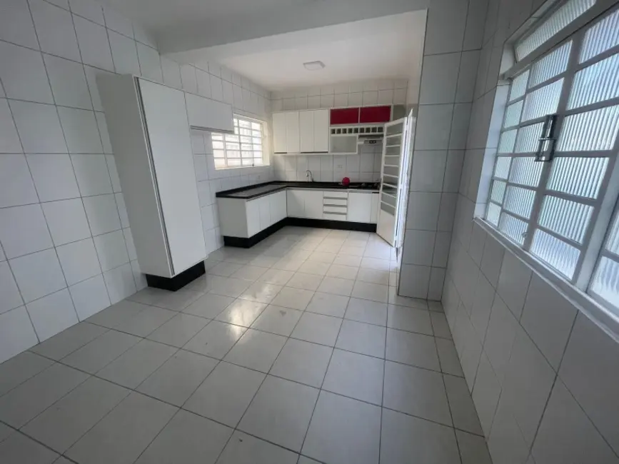 Foto 8 de Casa com 4 quartos para alugar, 180m2 em Centro, Itu - SP