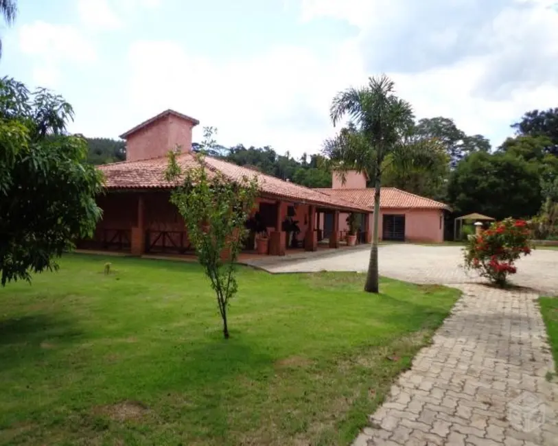 Foto 1 de Sítio / Rancho com 6 quartos à venda, 1000m2 em Guarei - SP