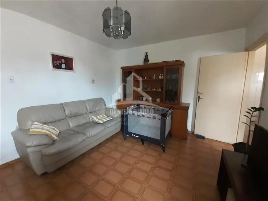 Sobrado com 5 quartos à venda, 420m2 em Parque Peruche, São Paulo - SP - imagem 8 Foto 8 de Sobrado com 5 quartos à venda, 420m2 em Parque Peruche, São Paulo - SP