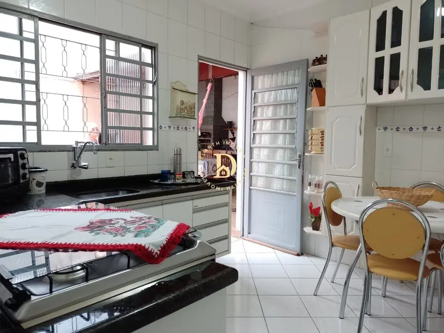 Foto 5 de Sobrado com 4 quartos à venda, 184m2 em Sao Jose Dos Campos - SP