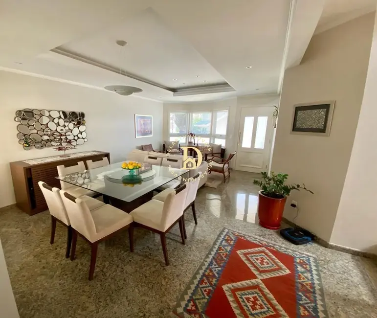 Casa com 3 quartos para alugar, 250m2 em Sao Jose Dos Campos - SP - imagem 2 Foto 2 de Casa com 3 quartos para alugar, 250m2 em Sao Jose Dos Campos - SP