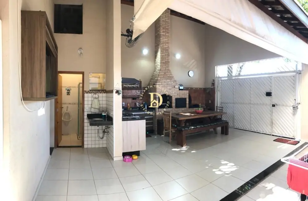 Foto 1 de Casa com 4 quartos à venda, 170m2 em Jacarei - SP