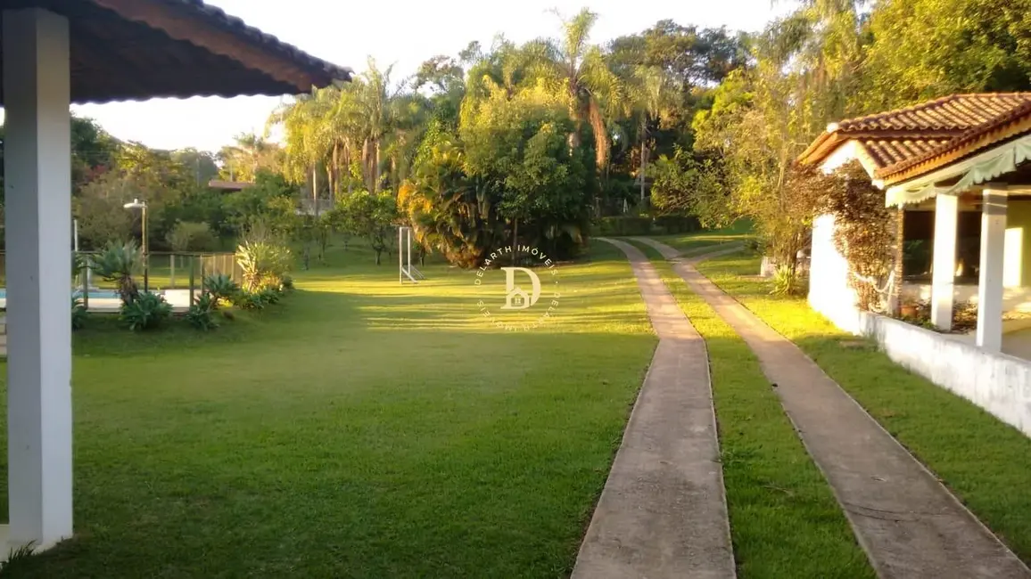 Foto 1 de Chácara com 3 quartos à venda, 900m2 em Chácara Selles, Guaratingueta - SP