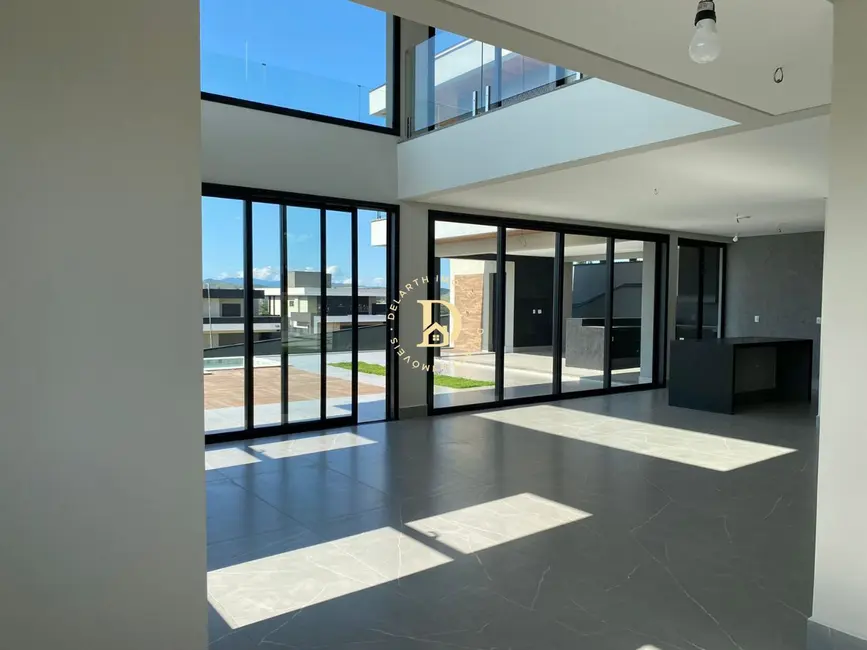 Casa de Condomínio com 4 quartos à venda, 420m2 em Sao Jose Dos Campos - SP - imagem 2 Foto 2 de Casa de Condomínio com 4 quartos à venda, 420m2 em Sao Jose Dos Campos - SP