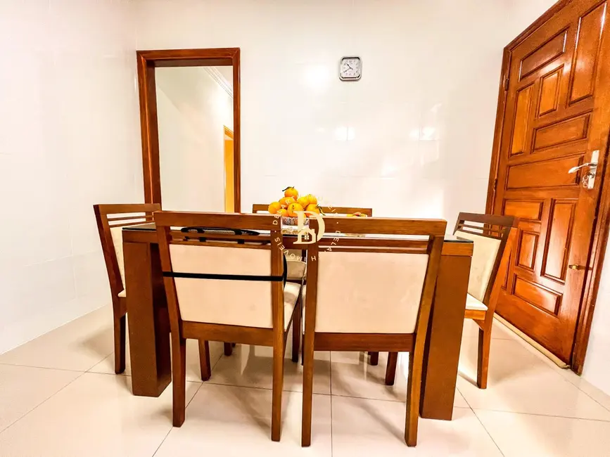 Foto 4 de Casa com 4 quartos à venda, 204m2 em Sao Jose Dos Campos - SP