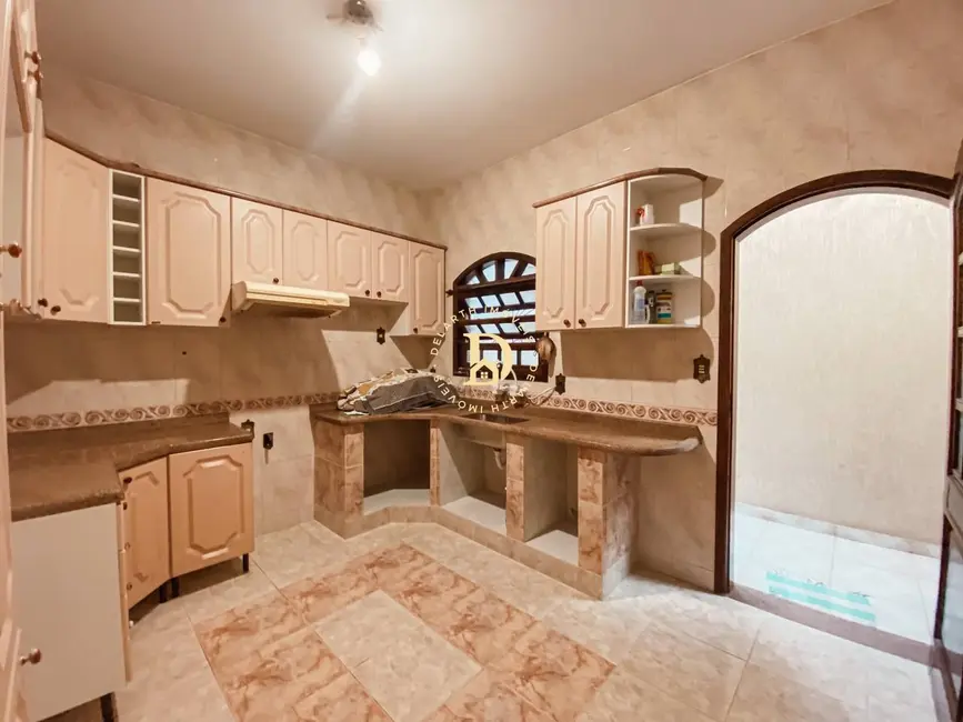 Casa com 3 quartos à venda, 280m2 em Vila Aprazível, Jacarei - SP - imagem 5 Foto 5 de Casa com 3 quartos à venda, 280m2 em Vila Aprazível, Jacarei - SP