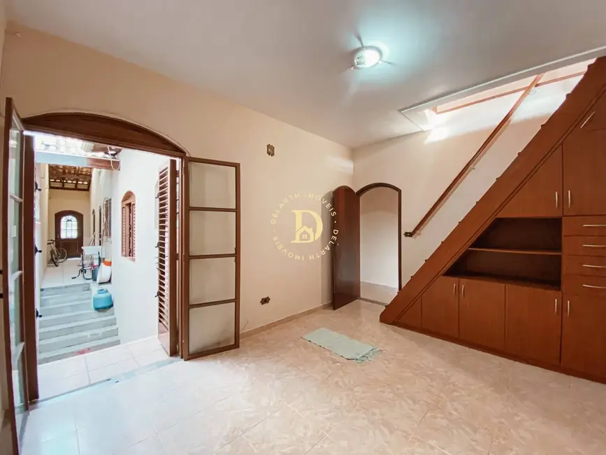 Casa com 3 quartos à venda, 280m2 em Vila Aprazível, Jacarei - SP - imagem 1 Foto 1 de Casa com 3 quartos à venda, 280m2 em Vila Aprazível, Jacarei - SP