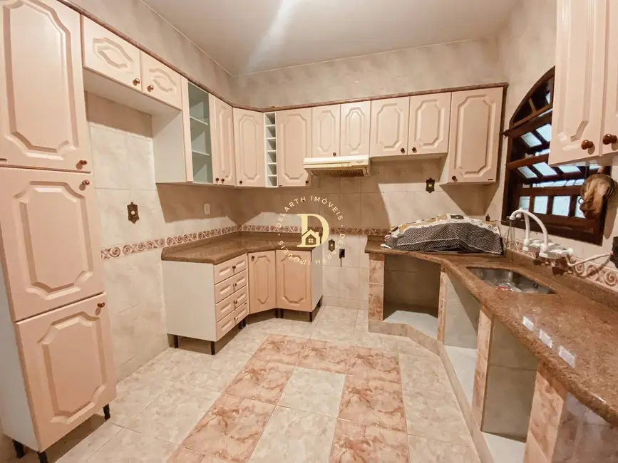 Casa com 3 quartos à venda, 280m2 em Vila Aprazível, Jacarei - SP - imagem 4 Foto 4 de Casa com 3 quartos à venda, 280m2 em Vila Aprazível, Jacarei - SP