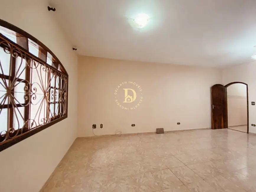 Casa com 3 quartos à venda, 280m2 em Vila Aprazível, Jacarei - SP - imagem 3 Foto 3 de Casa com 3 quartos à venda, 280m2 em Vila Aprazível, Jacarei - SP