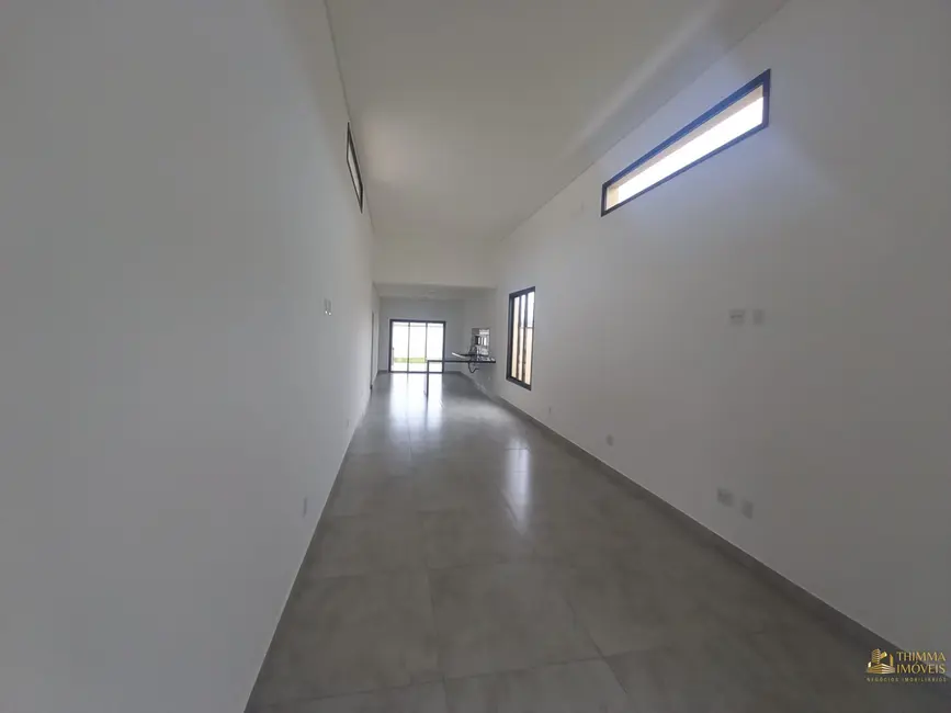 Foto 2 de Casa de Condomínio com 3 quartos à venda, 160m2 em Parque Residencial Maria Elmira, Cacapava - SP