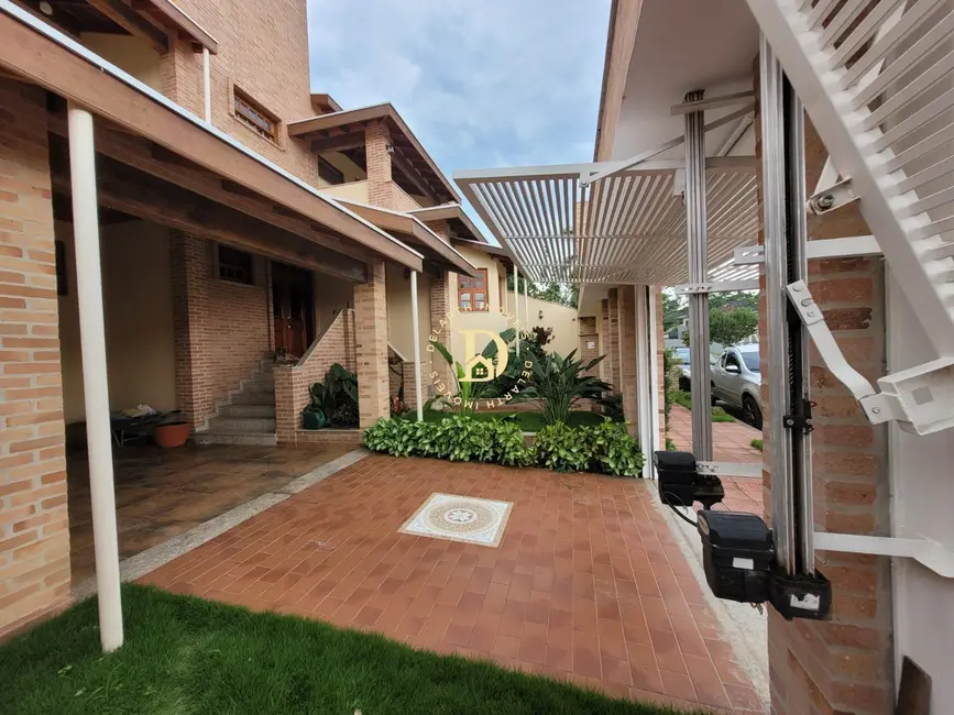 Foto 1 de Casa com 4 quartos à venda, 473m2 em Guaratingueta - SP