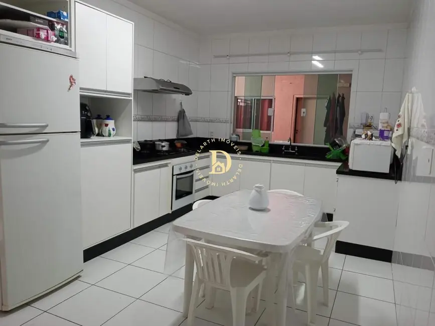 Foto 1 de Sobrado com 4 quartos à venda, 180m2 em Sao Jose Dos Campos - SP