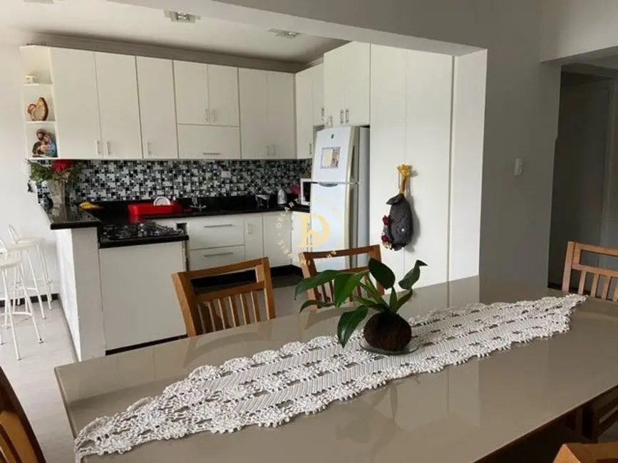 Foto 1 de Sobrado com 3 quartos à venda, 300m2 em Sao Jose Dos Campos - SP