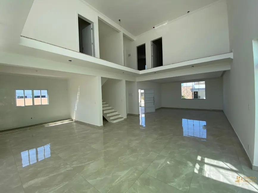 Foto 1 de Casa de Condomínio com 3 quartos à venda, 300m2 em Bairro do Grama, Cacapava - SP