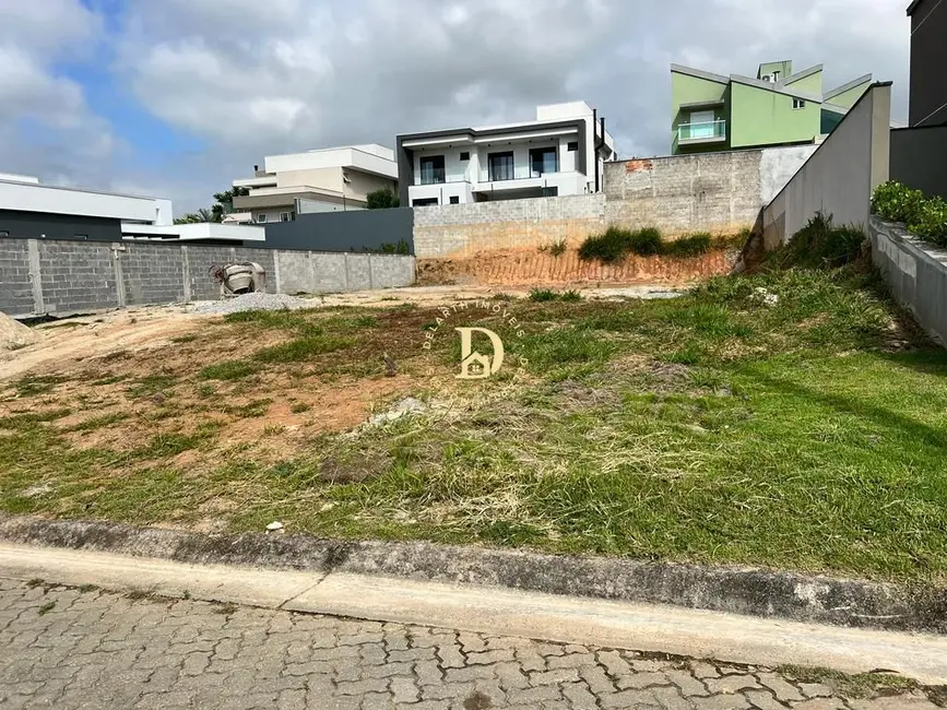 Foto 1 de Terreno / Lote à venda, 700m2 em Sao Jose Dos Campos - SP