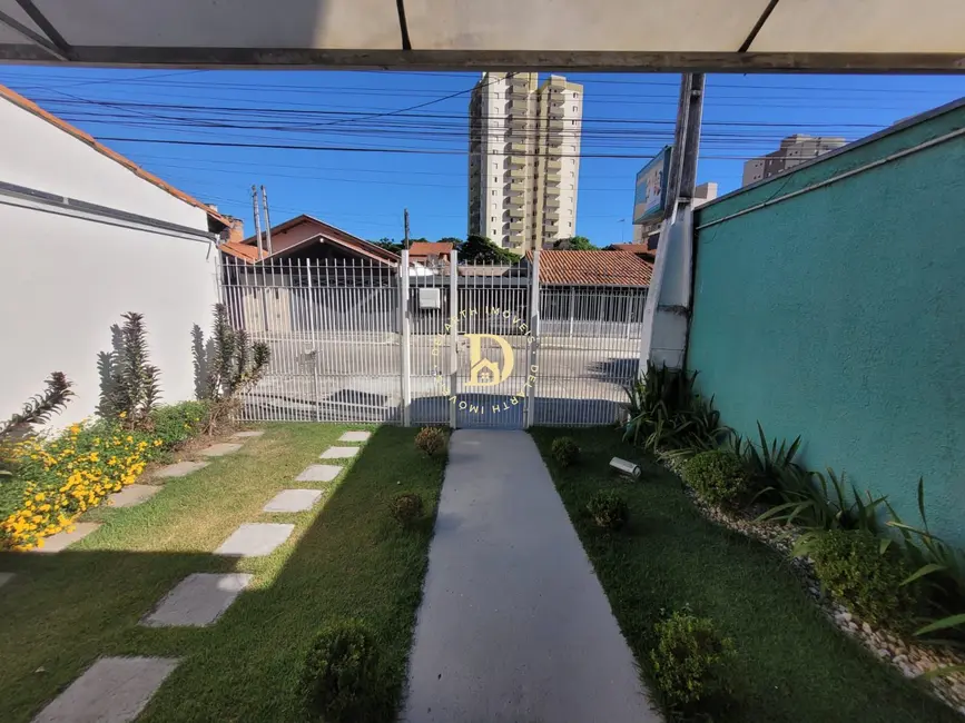 Foto 2 de Casa com 3 quartos à venda, 93m2 em Sao Jose Dos Campos - SP