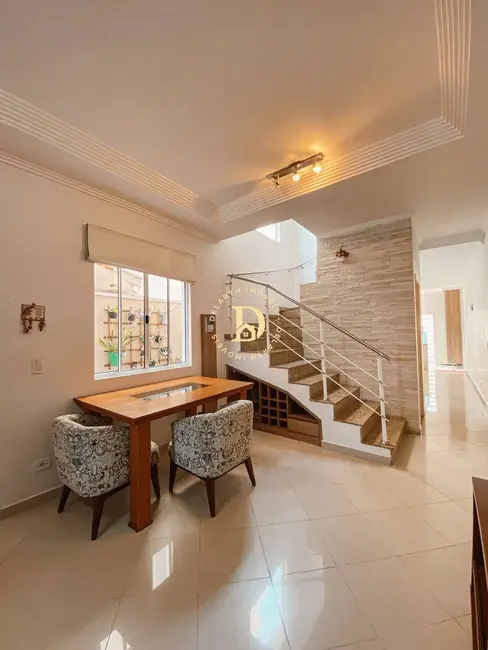 Foto 1 de Sobrado com 3 quartos à venda, 165m2 em Sao Jose Dos Campos - SP