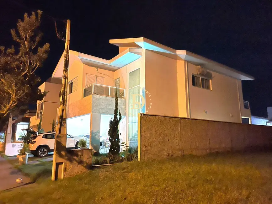 Foto 1 de Casa de Condomínio com 3 quartos à venda, 267m2 em Bairro do Grama, Cacapava - SP