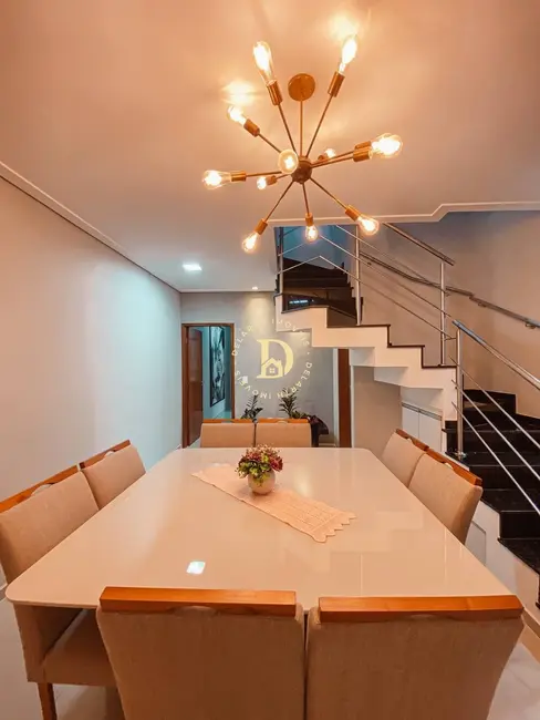 Sobrado com 3 quartos à venda, 161m2 em Loteamento Villa Branca, Jacarei - SP - imagem 3 Foto 3 de Sobrado com 3 quartos à venda, 161m2 em Loteamento Villa Branca, Jacarei - SP