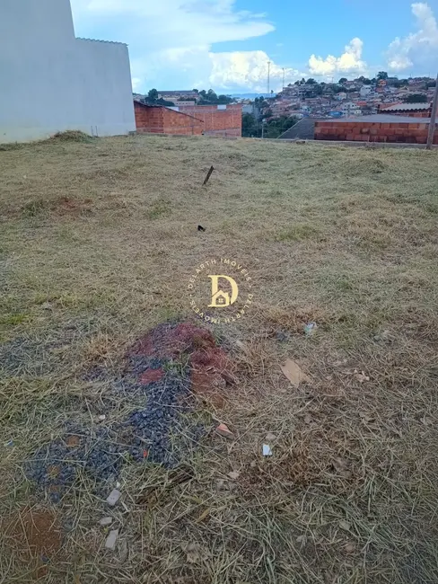 Foto 1 de Terreno / Lote à venda, 180m2 em Sao Jose Dos Campos - SP