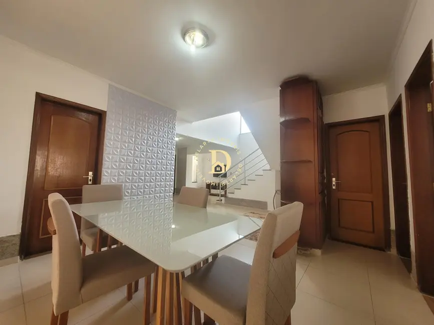 Foto 1 de Sobrado com 4 quartos à venda, 273m2 em Cidade Jardim, Jacarei - SP