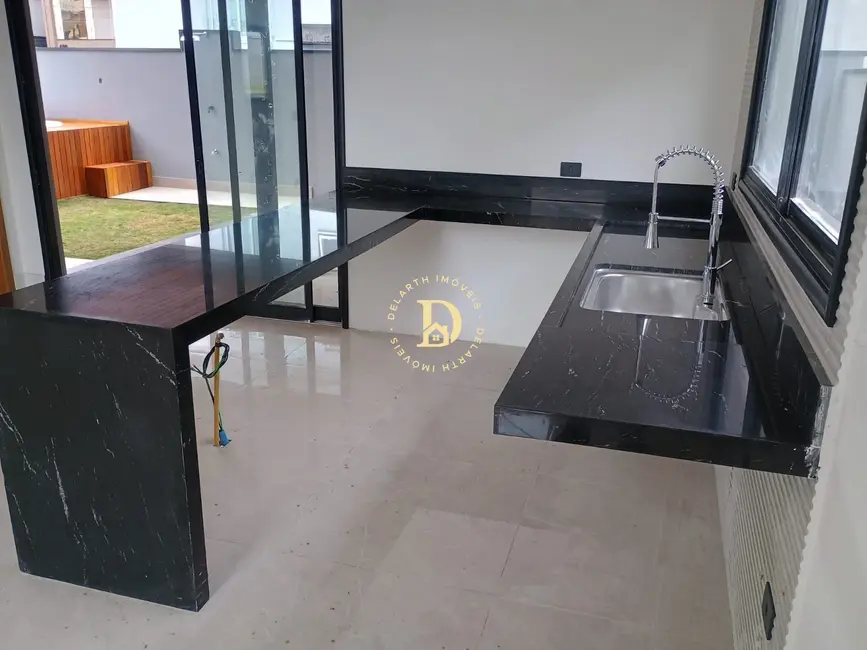 Casa de Condomínio com 4 quartos à venda, 256m2 em Sao Jose Dos Campos - SP - imagem 5 Foto 5 de Casa de Condomínio com 4 quartos à venda, 256m2 em Sao Jose Dos Campos - SP