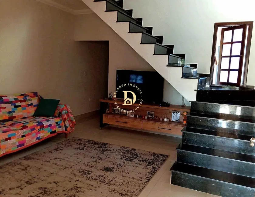 Sobrado com 3 quartos à venda, 204m2 em Sao Jose Dos Campos - SP - imagem 1 Foto 1 de Sobrado com 3 quartos à venda, 204m2 em Sao Jose Dos Campos - SP