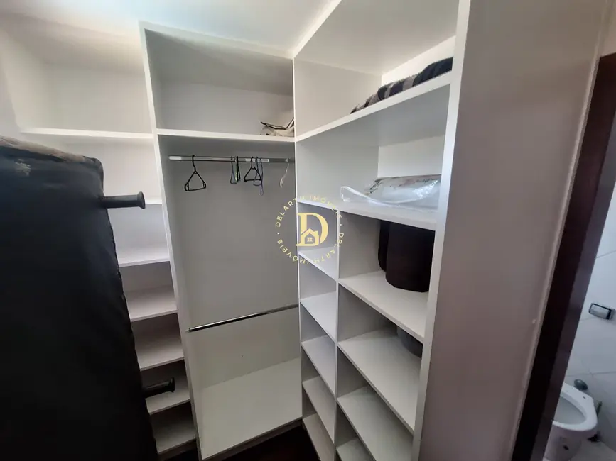 Foto 6 de Sobrado com 3 quartos à venda, 203m2 em Loteamento Villa Branca, Jacarei - SP