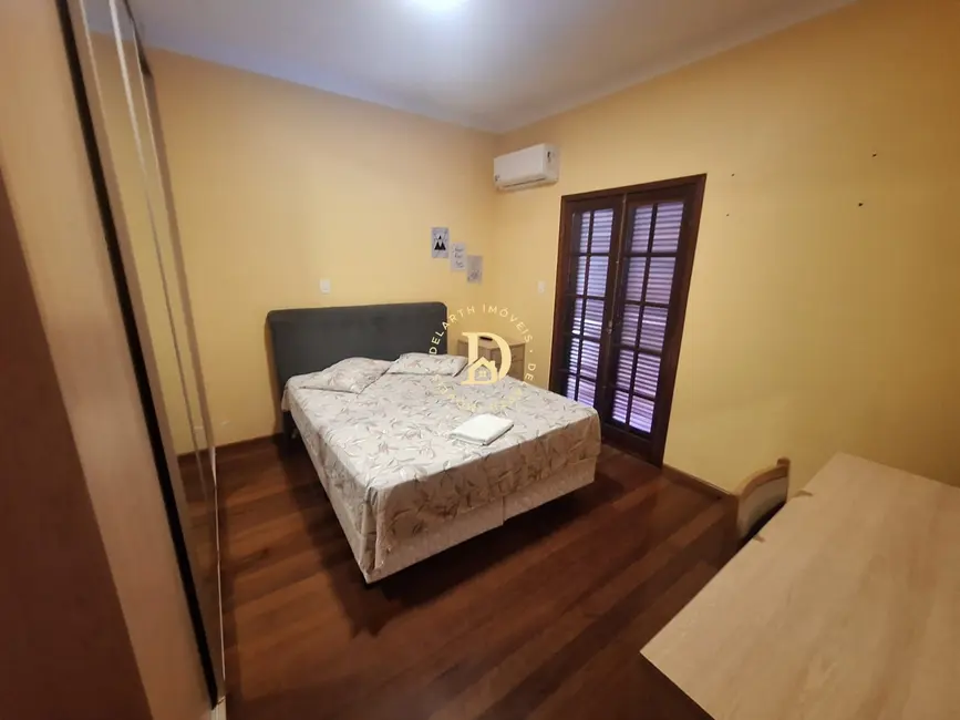Foto 5 de Sobrado com 3 quartos à venda, 203m2 em Loteamento Villa Branca, Jacarei - SP