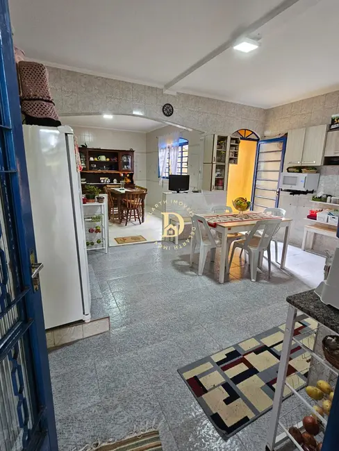 Foto 4 de Casa com 3 quartos à venda, 355m2 em Sao Jose Dos Campos - SP