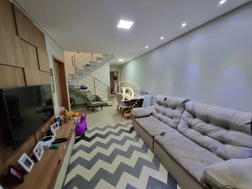 Foto 1 de Sobrado com 3 quartos à venda, 173m2 em Loteamento Villa Branca, Jacarei - SP