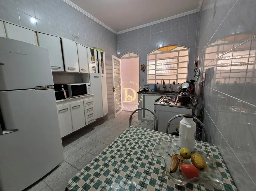 Foto 2 de Casa com 4 quartos à venda, 161m2 em Sao Jose Dos Campos - SP