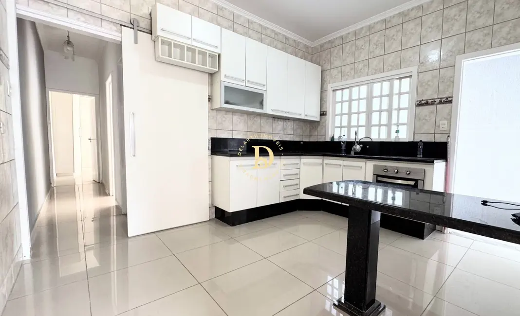 Foto 4 de Casa com 3 quartos à venda, 143m2 em Loteamento Villa Branca, Jacarei - SP