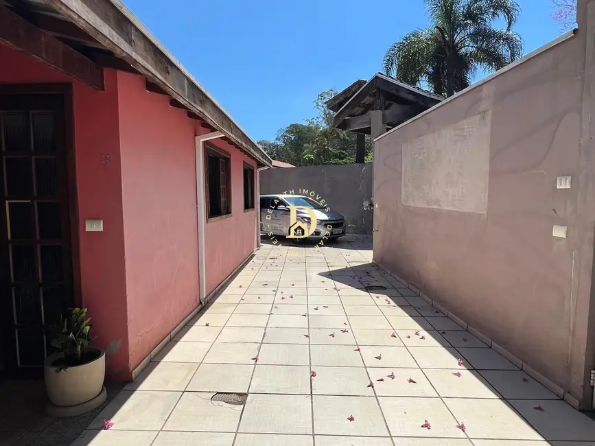 Foto 2 de Chácara com 4 quartos para alugar, 112m2 em Sao Jose Dos Campos - SP